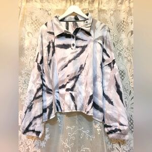 Secret Treasures Womens Size XL Black, White & Gray Tie-Dye Over Sized Top